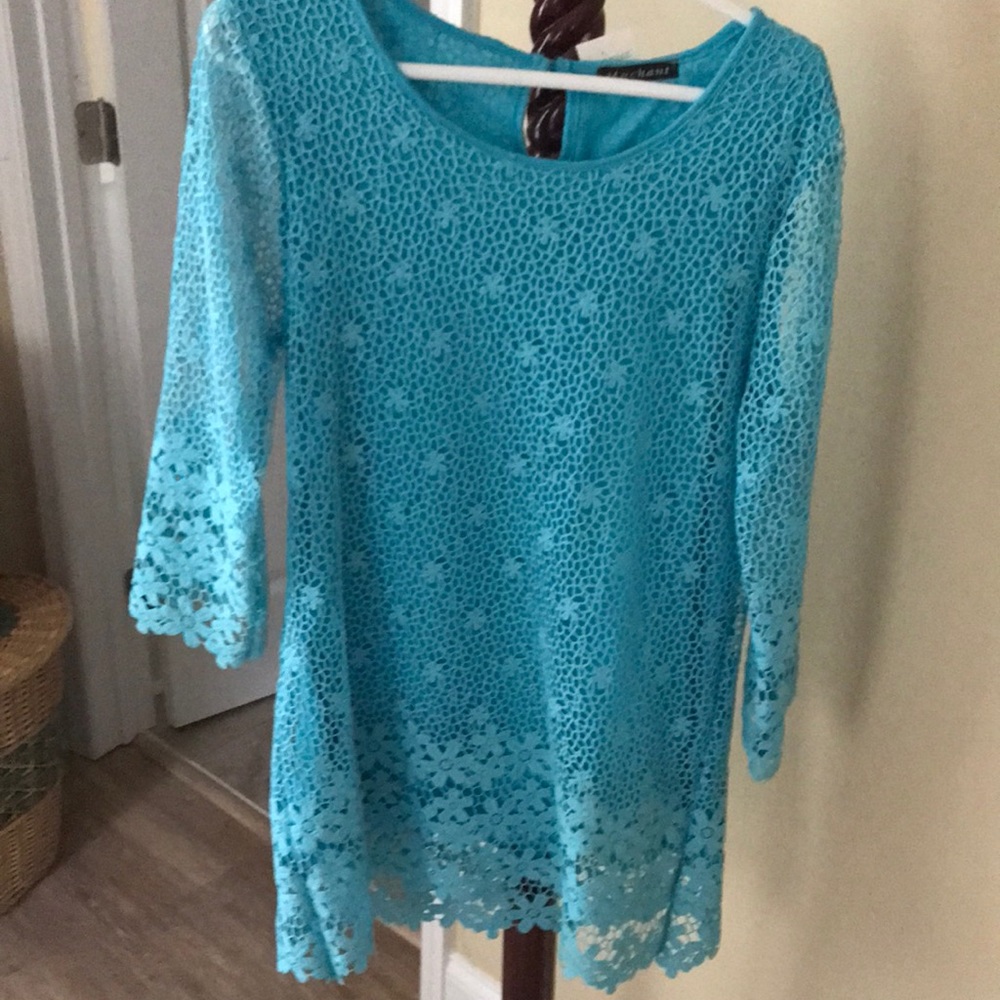 Woman’s lined tunic top